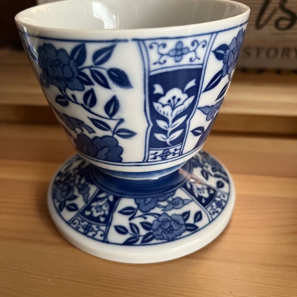 Beautiful Japanese Porcelain - Picture 6 of 8